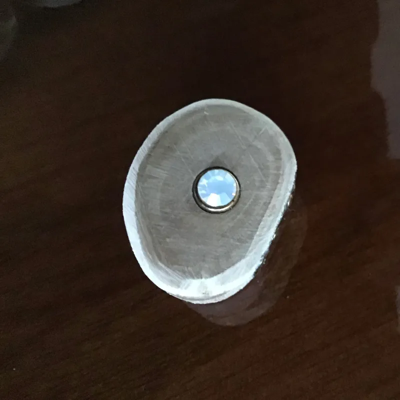 Gebedsnoot met een zilverkleurig ornament