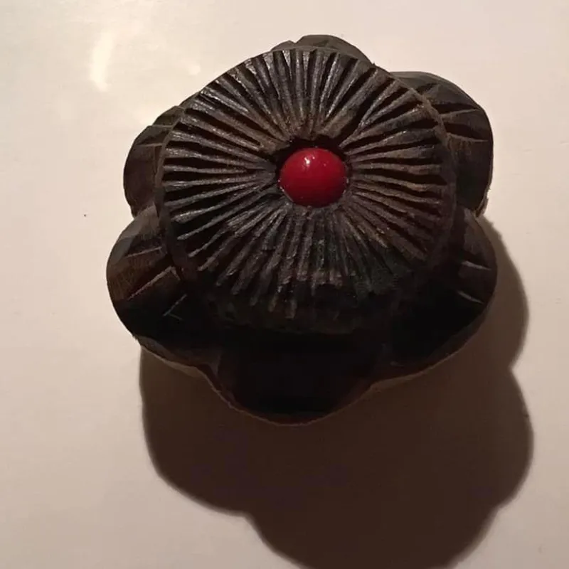 Einzigartige Gebetsnuss: Rotes Hartholz